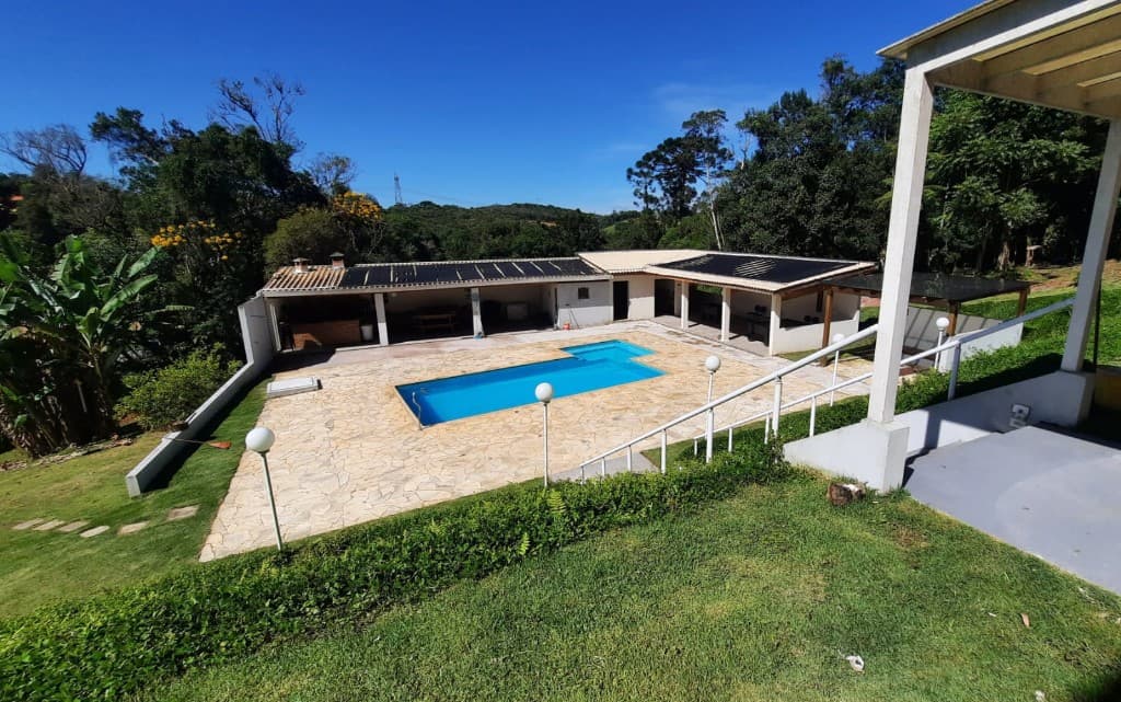 Área gourmet, piscina aquecida e churrasqueira